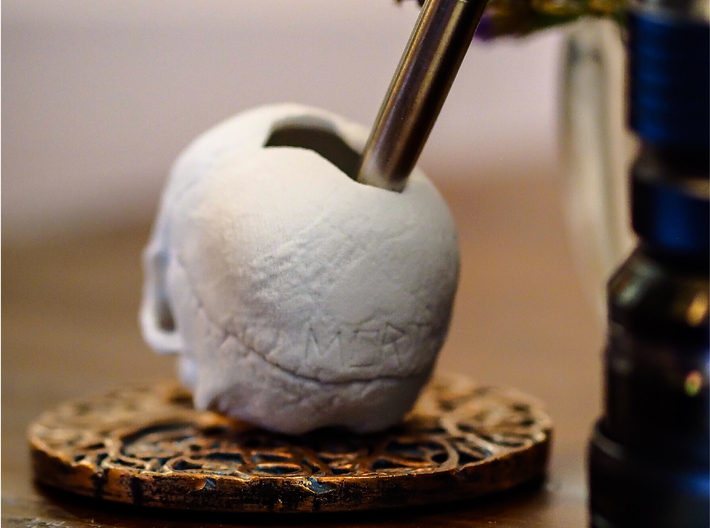 Morti Penholder / Mini Vase (Memento Mori) 3d printed "Morti" mark in the back in Natural Sandstone