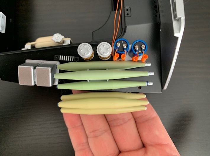 1:8 BTTF DeLorean green tubes 3d printed Comparison with the stock green tubes top view