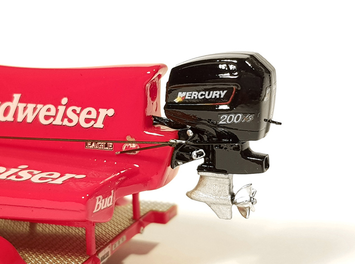 1/87 Speedboat Outboard Motor &quot;MERCURY 200 XS&quot; 3d printed Mercury XS200 with F1 Boat &quot;Miss Budweiser&quot;