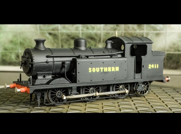 LBSCR E6-X - SR/BR body (Single dome) 3d printed Smooth Fine Detail Plastic Print: Painted Model. Courtesy Tony