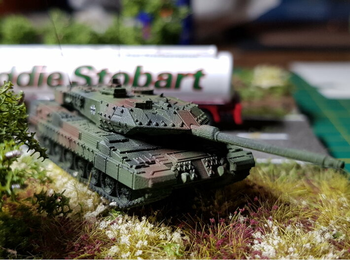 German Leopard 2 A7 MBT 1/144 3d printed Model painted by M. Cronenbrock