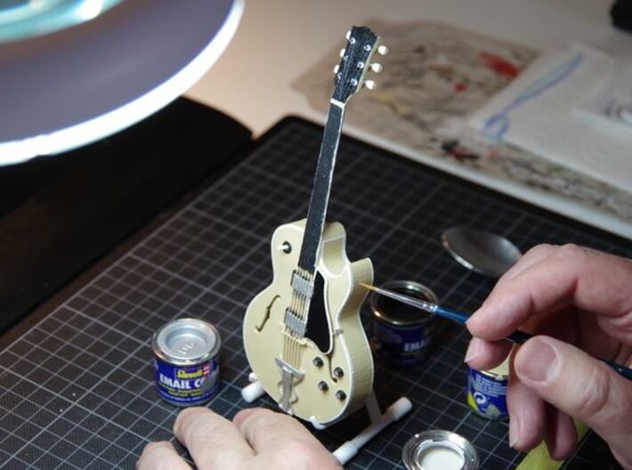 Gibson ES 175, Scale 1:6 3d printed This model is hand painted