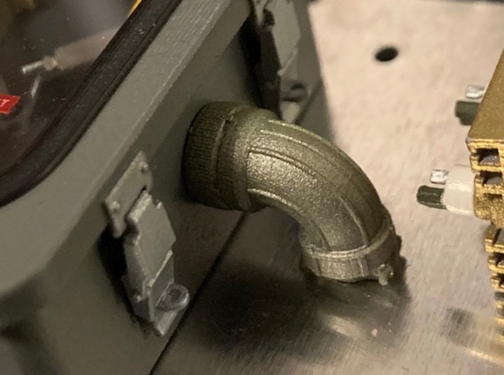 1:8 BTTF DeLorean interior bulkhead set 3d printed This is how the painted cannon on the side of the Flux capacitor looks like