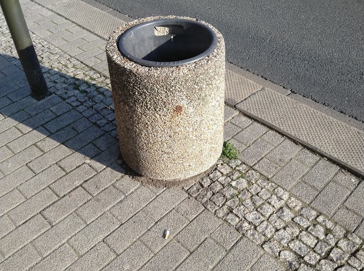 12x DDR Mülleimer Beton • GDR Trash Bin Concrete 3d printed Vorbild / Archetype