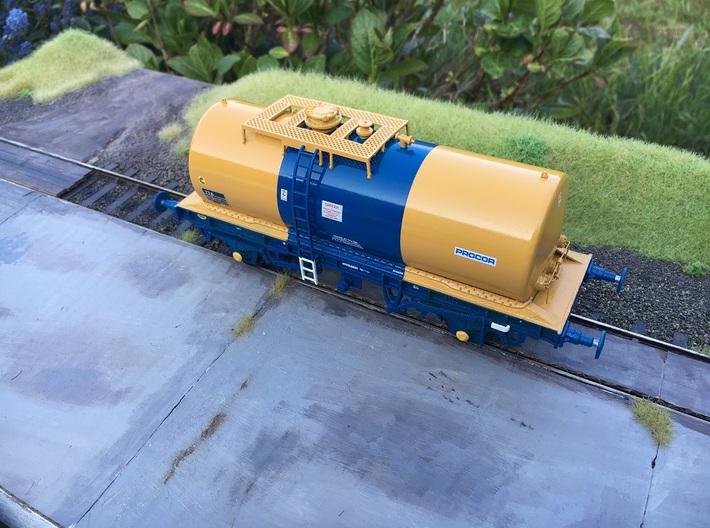 7mm TTA Molasses tank ends pair 3d printed completed wagon with additional parts added.