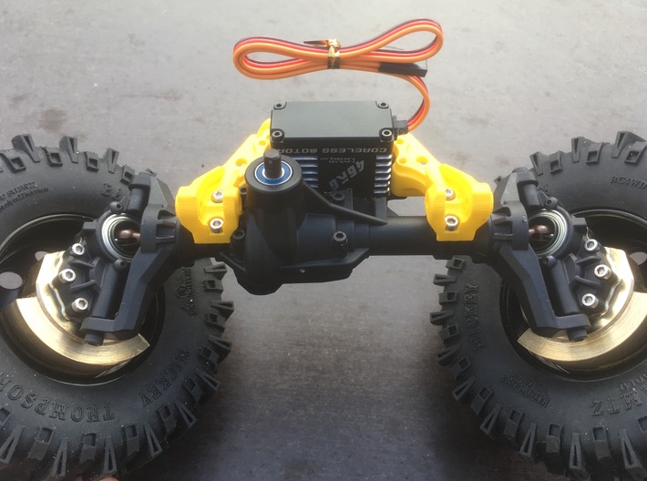 TRX-4 2x V1 servo on axle mount and 4-link adapter 3d printed 