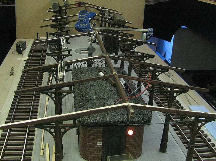 Perronmast spoor-0 3d printed Tijdens de bouw
