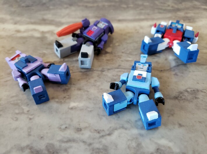 Armor for Blurr, Magnus Kreons (Set 1 of 2) 3d printed Example of how heads, vests, legs are added to Kreons