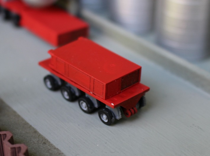 N Scale SPMT 2x4 + PPU 3d printed A single SPMT with 4 axles and the power pack in transport mode