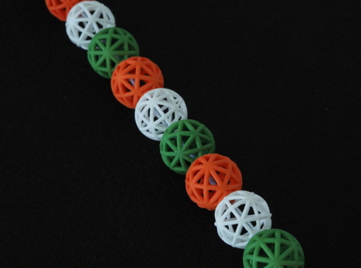 torus_pearl_type4_thick 3d printed White is type8, Green is type6 and Orange is type4.