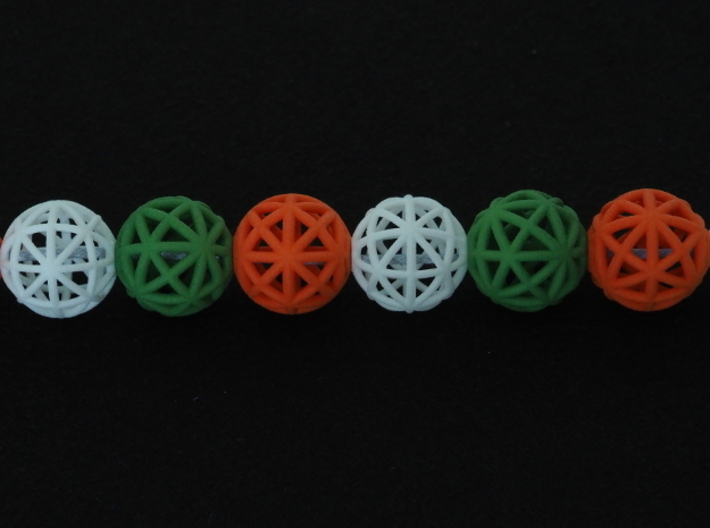 torus_pearl_loop_type6_thick 3d printed White is type8, Green is type6 and Orange is type4.