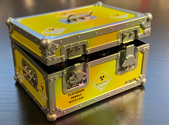 1:8 BTTF DeLorean plutonium case latches 3d printed Comparison with stock latch on the right