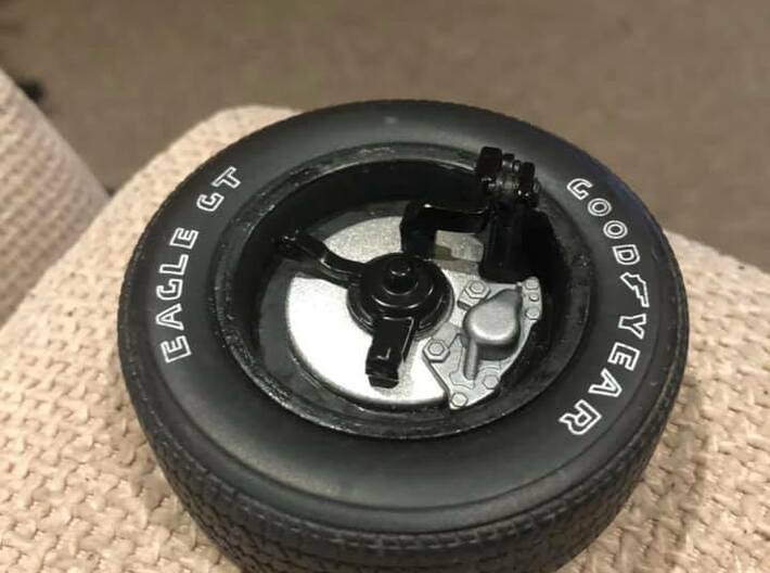 Wheel set for the Eaglemoss 1:8 scale DeLorean 3d printed Front wheel painted with hub and light blocker