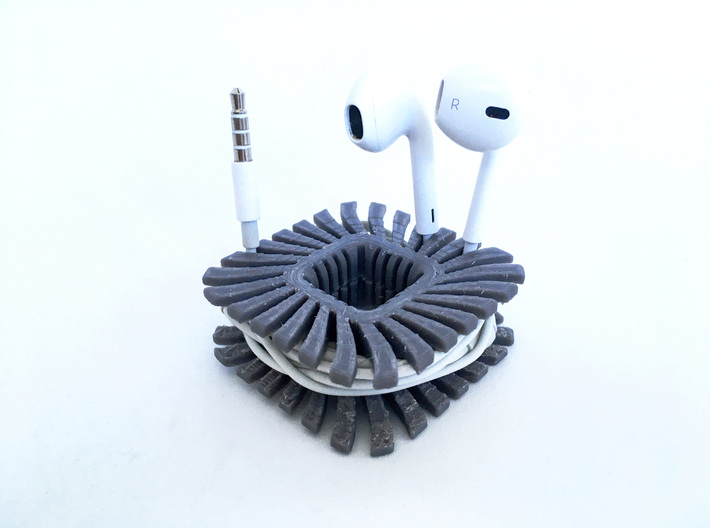 Spool / Clip for Wired Headphones  3d printed 