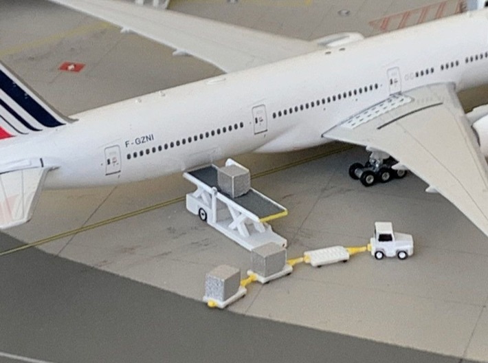 1:400 High Loader Set 6pc 3d printed Painted high loader ready for loading AKE ULD's on A B777 (thanks for the picture! https://www.instagram.com/bos.av/)