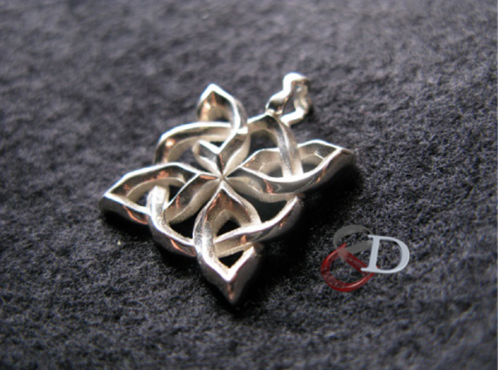 4 Clover Knot - Pendant. Shown in sterling silver  3d printed Actual Product Image.Shown in polished silver.