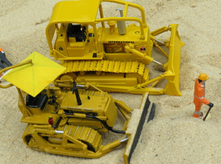 O scale  D47U Bulldozer 3d printed display Finished dozer shown with 1/50 diecast TD 15