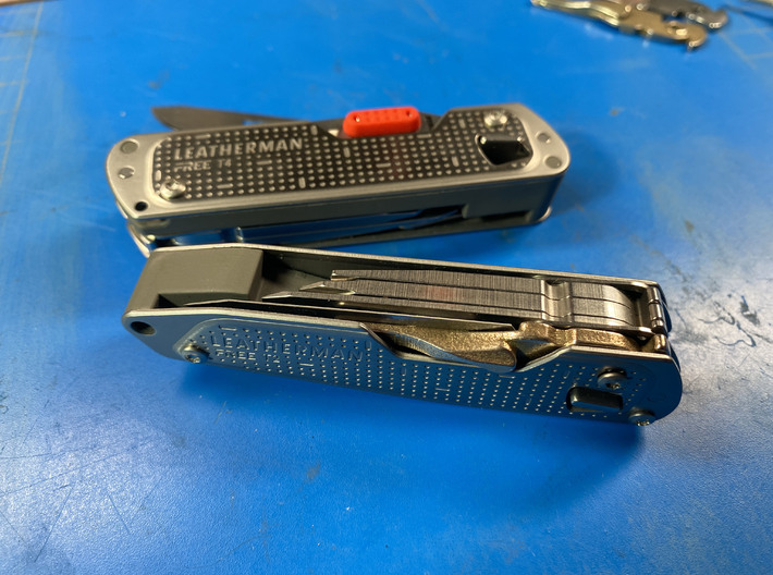 Scalpel holder for Leatherman FREE P4 & P2 3d printed Also fits the T2 & T4 when used with shorter blades