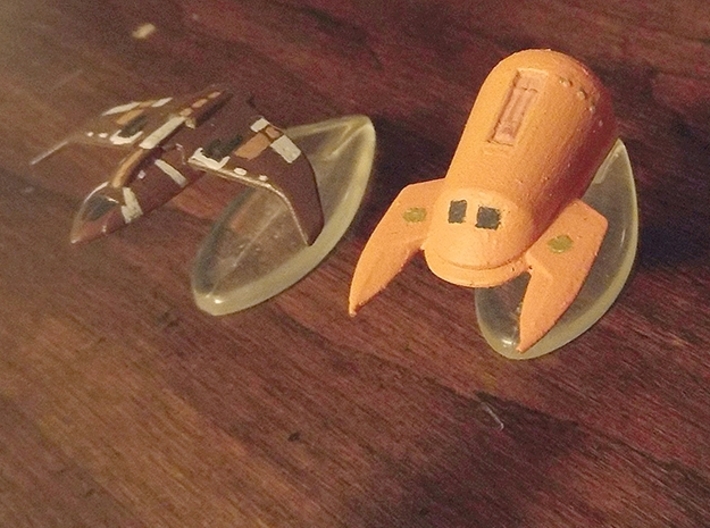 Bajoran Interceptor 1/4800 Attack Wing x2 3d printed Smooth Fine Detail Plastic , painted by Batman1016 next to a 1/500 Ferengi Shuttle