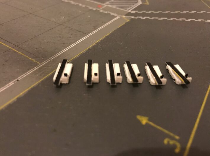 GSE 1:400 6x Conveyor Belt Loader 3d printed Belt Loaders by falmouth_airport_1.400scale on Instagram