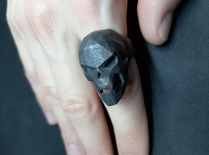 Vampire Skull Ring (Size 9) 3d printed The ring feels comfy on my finger