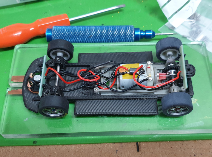 Chassis for Scalextric McLaren F1 GTR (INLINE) 3d printed 
