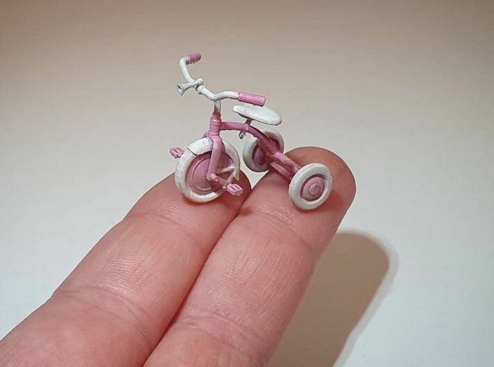 Tricycle 01. 1:24 Scale (x2 Units) 3d printed Vintage Tricycle in 1:24. Painted by Andreas Rousounelis