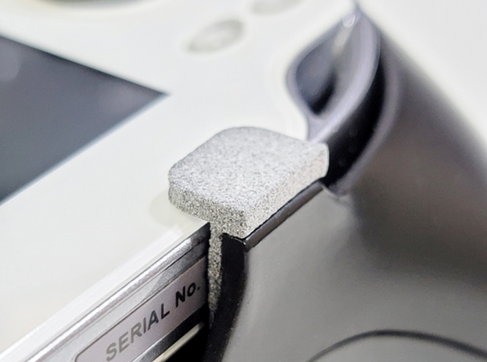 PS Vita 1000 to HORI Grip Convert Kit R2&L2      3d printed Bottom Locking tab