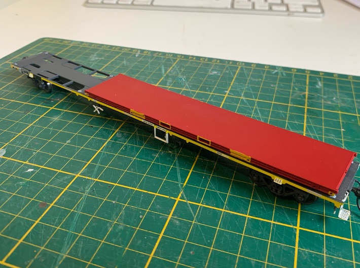 40' Flat Rack Container - HO Scale 3d printed Painted model on a container flat wagon (not included)