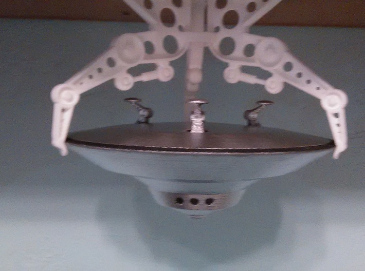 5&quot; Diameter Hanging Docking Clamp Tripod Base 3d printed Saucer can be Flipped
