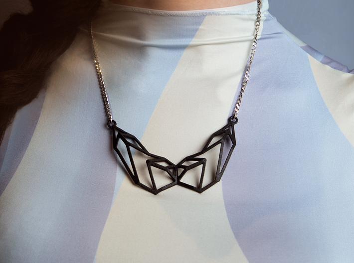 Divided Necklace 3d printed 