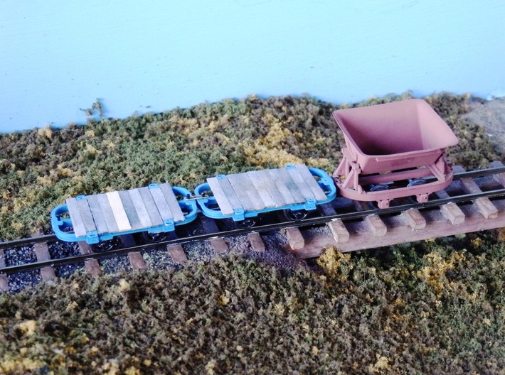Brass 7mm Scale, Army Flat Wagon 3d printed Two wagons and a KBScale skip for comparision