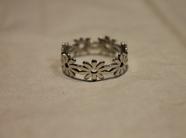 32 Daisy Ring V1 Ring Size 7.75 3d printed