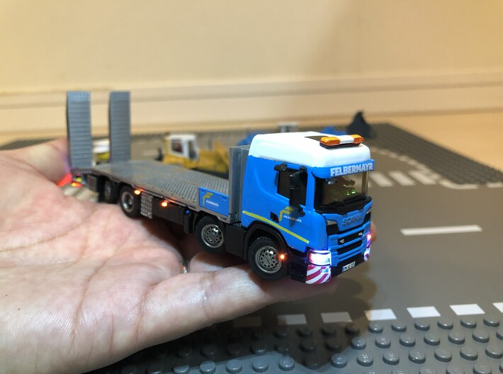 SCANIA 8x2 noRC noTires 3d printed