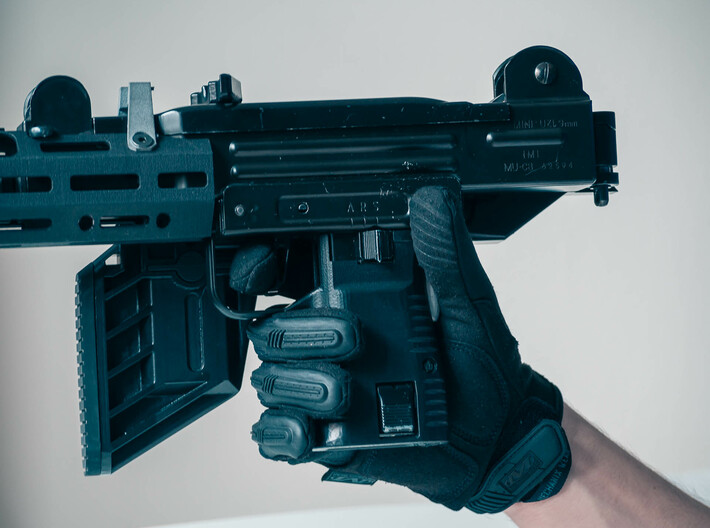 Enhanced pistol grip for KWC mini uzi LEFT 3d printed 