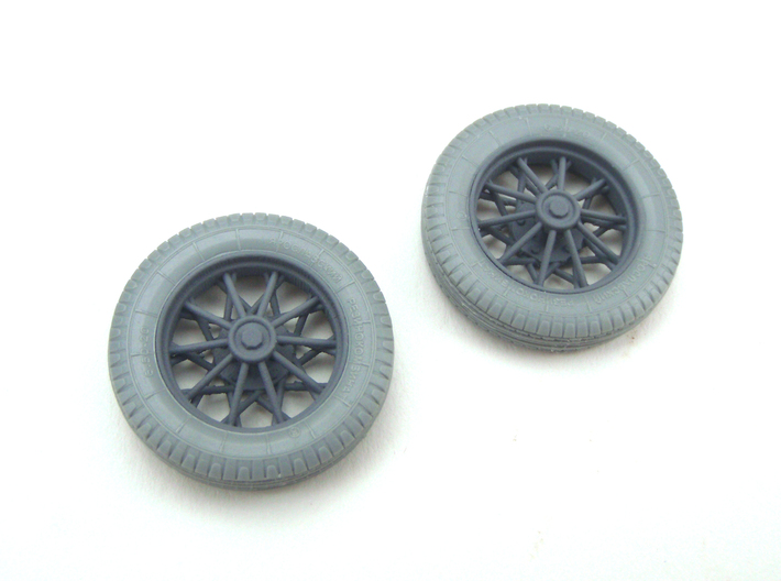 1:35 WW2 Soviet Wire Spoked Wheel Centre x4 3d printed Wirespoke wheel painted and  fitted to Miniart tyres
