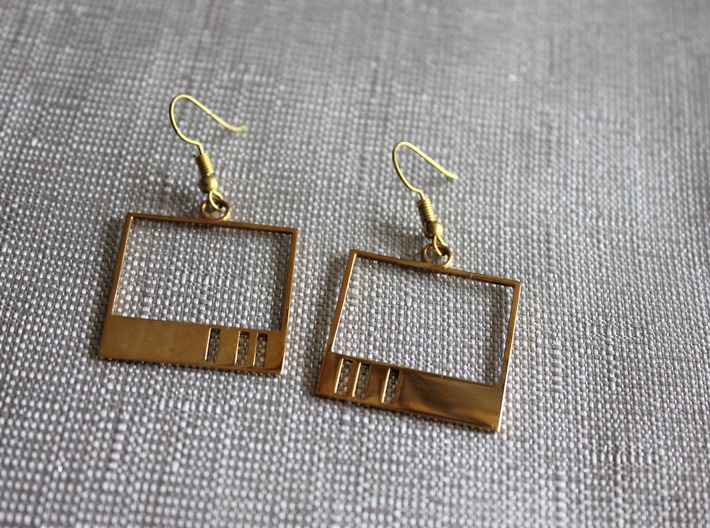 Claire Earrings 3d printed Product shown in Polished Brass.