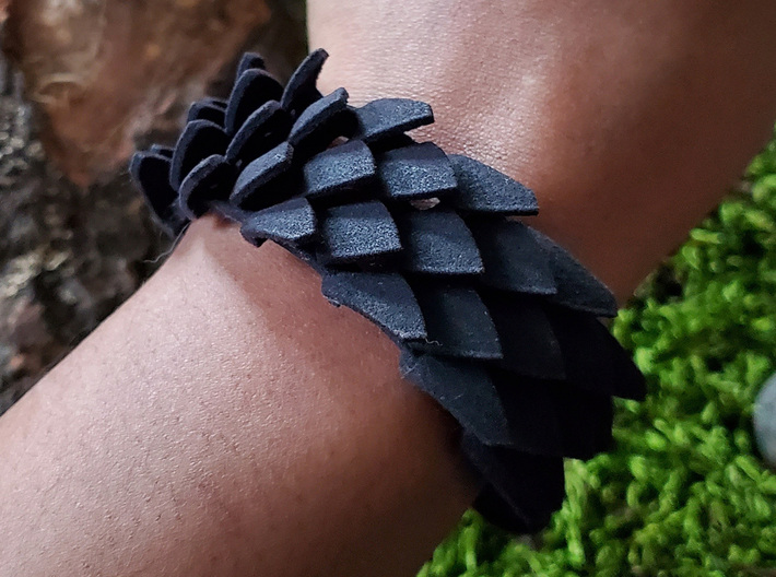 Dragonscale Cuff (Small) 3d printed