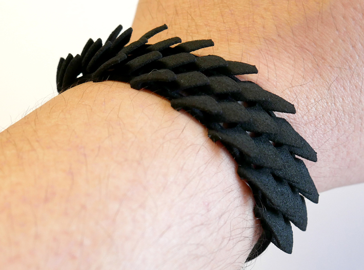 Dragonscale Cuff (Large) 3d printed