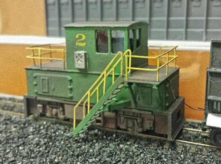 N-scale quench locomotive (RIGHT-hand version) 3d printed Prototype, ready for operation except for the couplers that I forgot to order... The wires to the quench car will be for extra power pickup as the 2-axled Tomix powertruck isn't the best runner. The prototype revealed fitment problems with the stairs whic