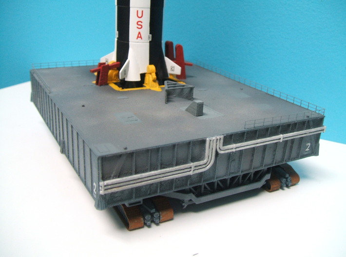 1/400 Saturn V MLP & Crawler, Apollo launch pad 3d printed Hold-down armes can be seen in this view.