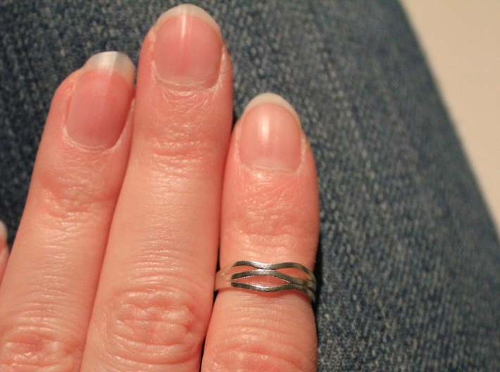 Wave Knuckle Ring 3d printed 