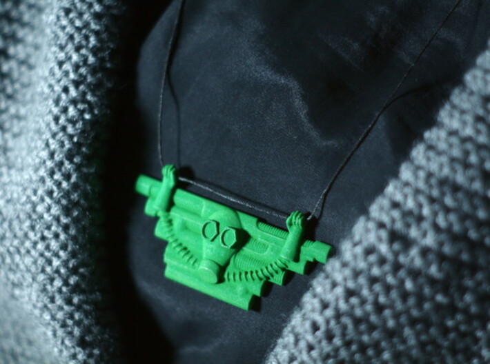 Gas Mask Pectoral Necklace 3d printed Plastic army man green!