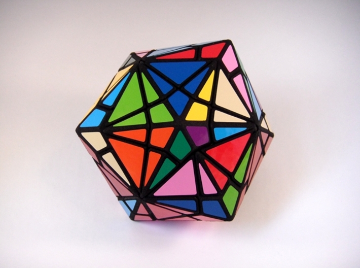Fractured Cube Puzzle 3d printed Multiple Turns