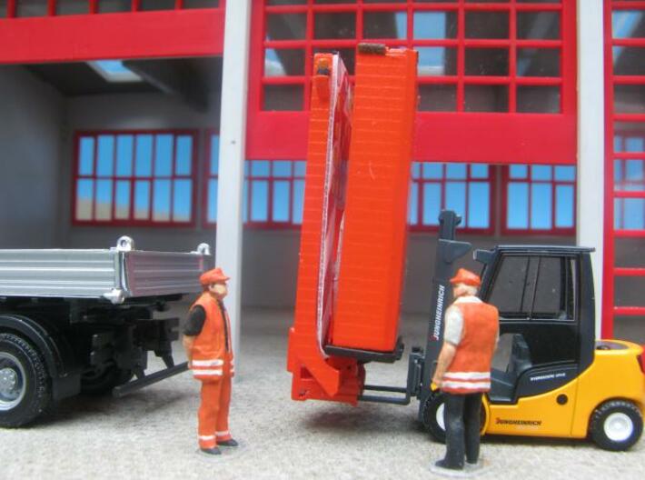HO/1:87 Truck Mounted Attenuator model kit 3d printed Diorama, painted & assembled, forklift pickup (truck, forklift, figures not included)
