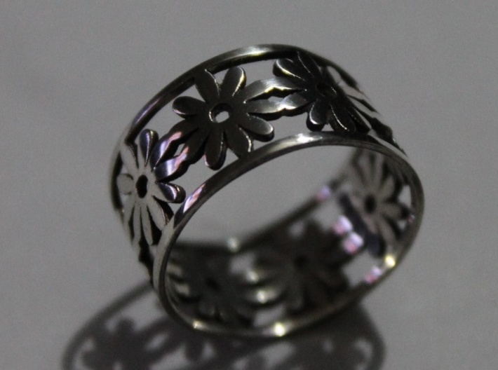 33 Daisy Ring V1 Ring Size 7.75 3d printed