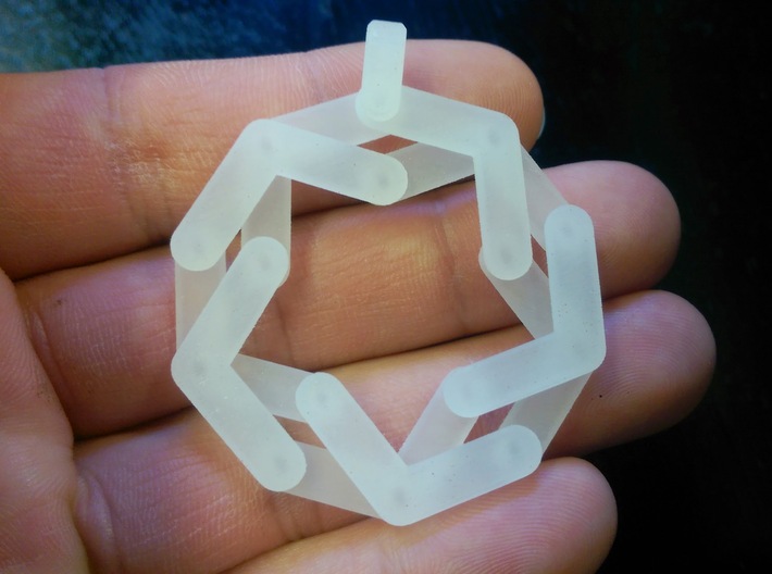 Expandable Pentagonal Pendant/Keychain 3d printed
