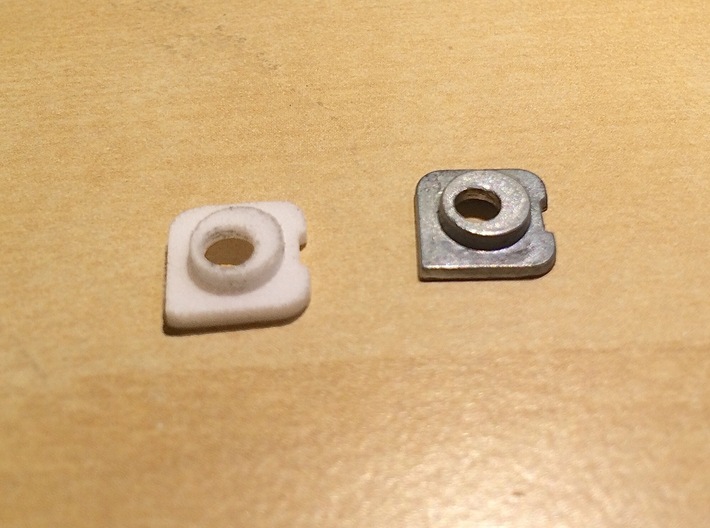 Beogram 4000, 4002, 4004 Cabinet Guiding Washers 3d printed Comparison with original metal washer from Beogram 4004 (right)