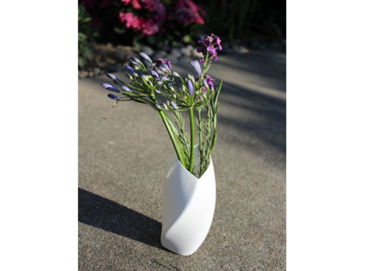 Twisted Love Vase 3d printed